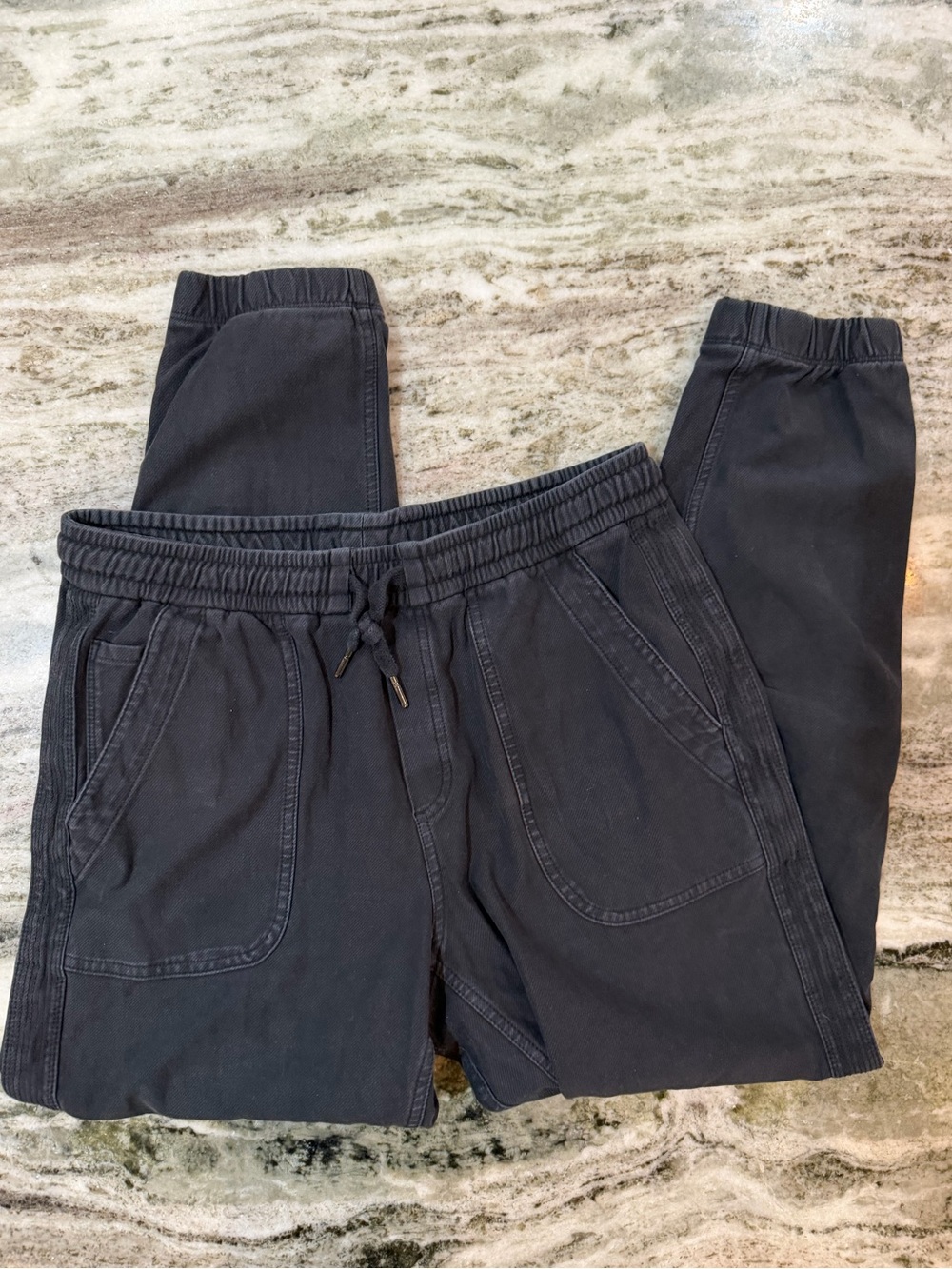 Athleta Farallon Jogger Black Drawstring Jogger Pants
Size 6 - Picture 6 of 8